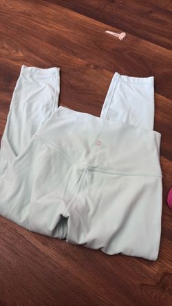 lululemon size 6