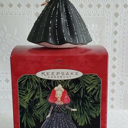 Hallmark Keepsake " Holiday Barbie " Ornament 