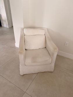Cream/White Slipcovered Accent Chair