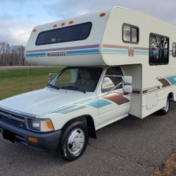 1994 Toyota Winnebago - Perfect for Adventure or Camping!