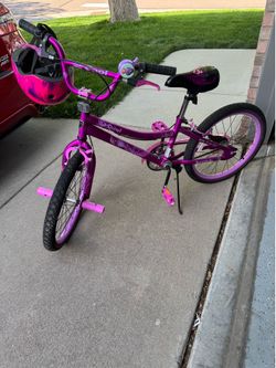 Kids bike w helmet