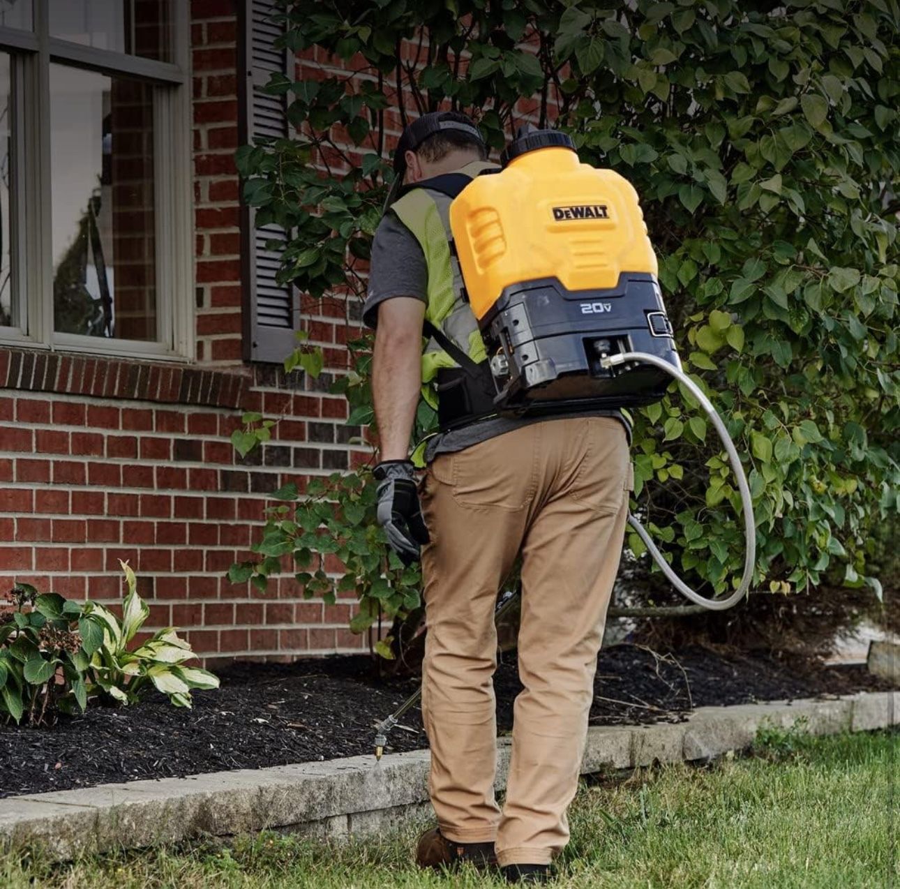 Dewalt Lithium-Ion Powered Backpack Sprayer