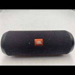 JBL Flip 3 Black Wireless Bluetooth Rechargeable Splashproof Speaker - For Parts ITEM POWERS ON AND CAN CONNECT TO BLUETOOTH BUT THERE IS NO SOUND
