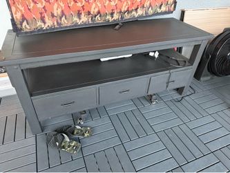 TV Stand / Entertainment Center