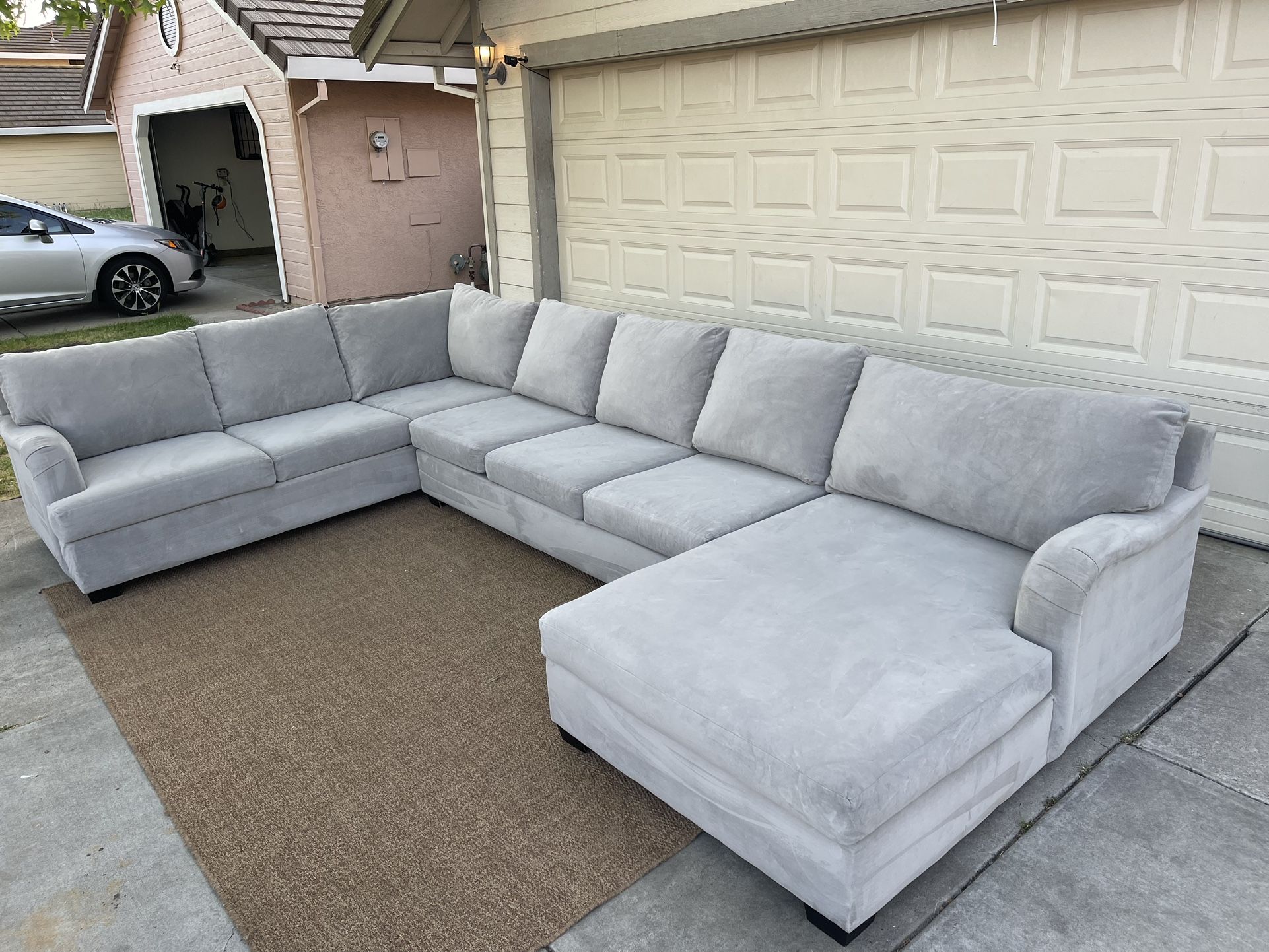 Luxury Oversized Velvet Sectional w/ Queen Pullout Bed