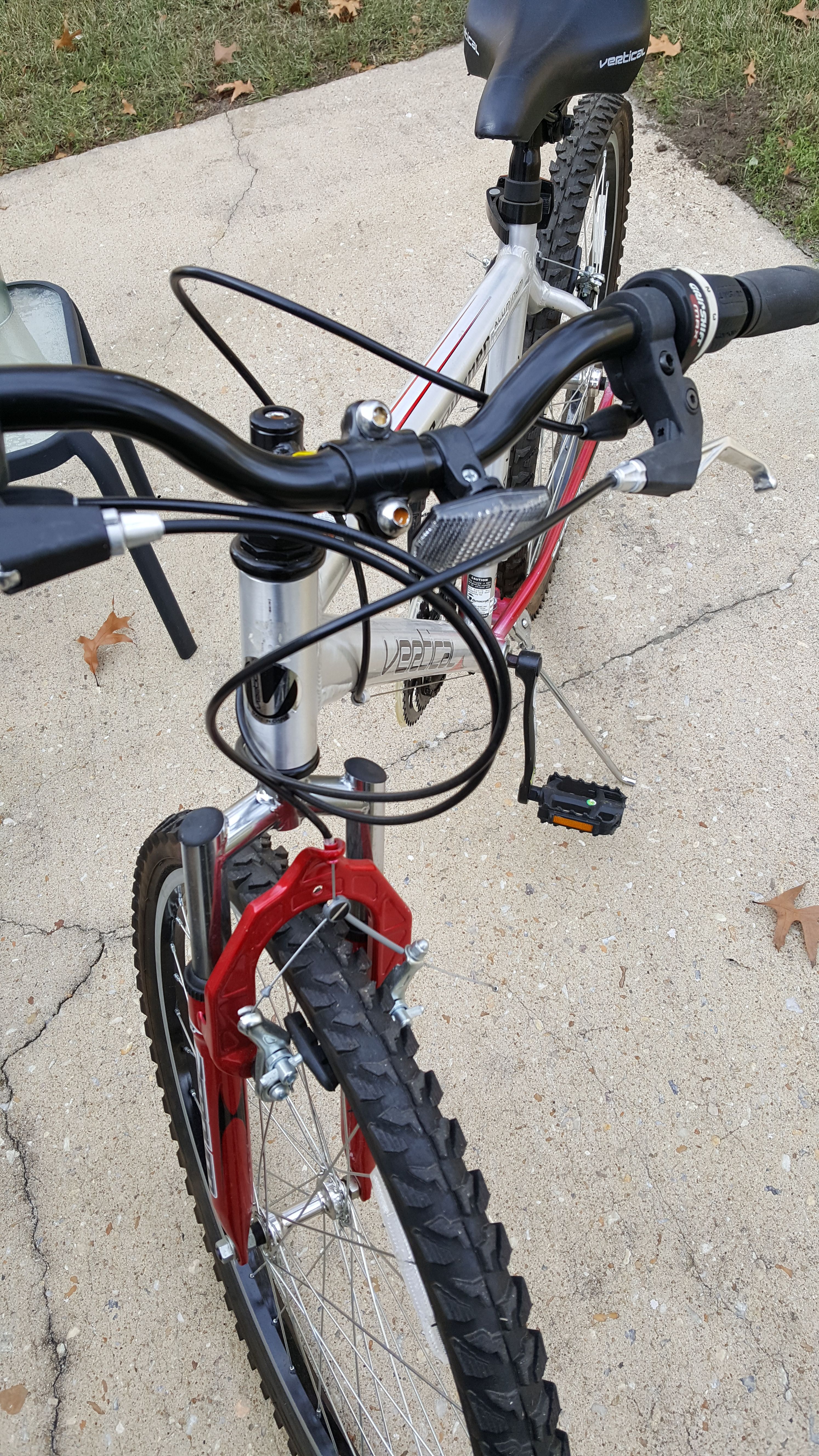 Vertical edge runner 18 speed mountain bike sale