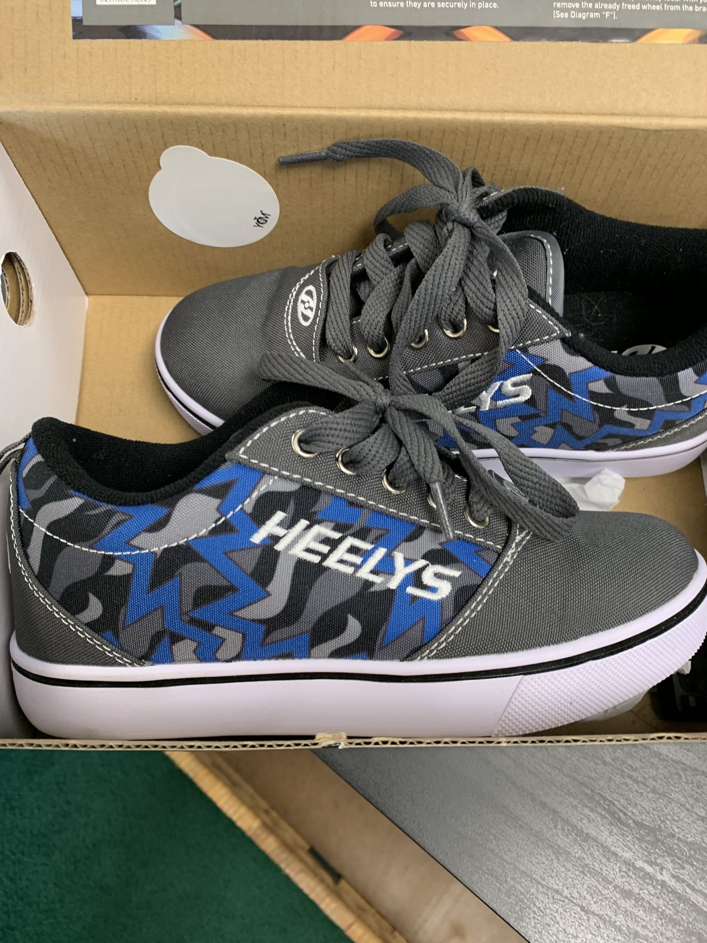 Heely’s size 3 childrens BRAND NEW