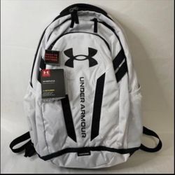 Under armour hustle 5.0 White/black Backpack NWTs, Mint Condition RARE 