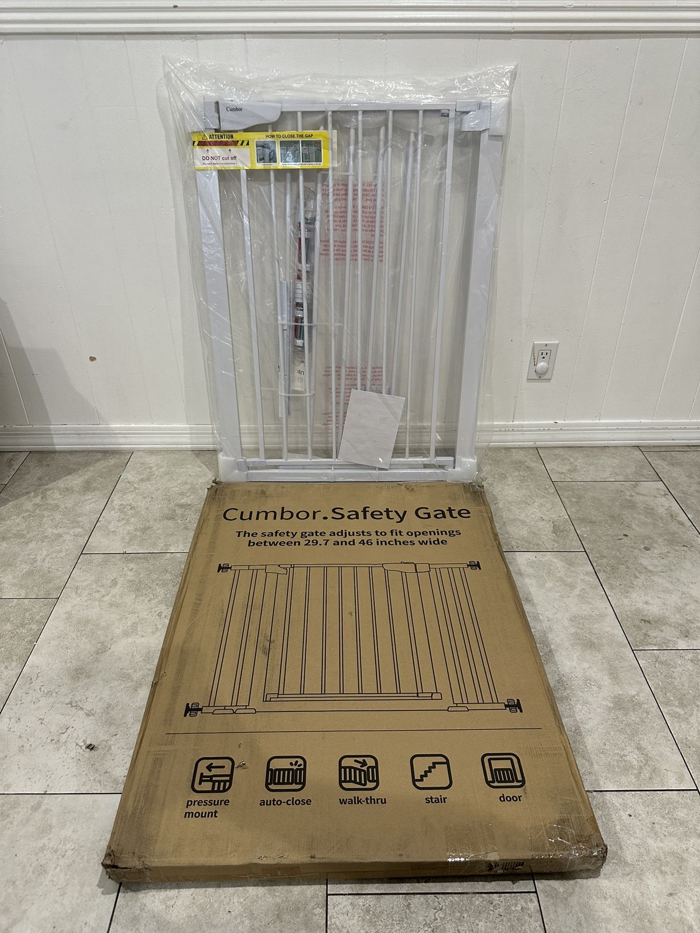Extra Tall & Wide Pet Gate / Baby Gate - Fits Openings 29.7” - 46”