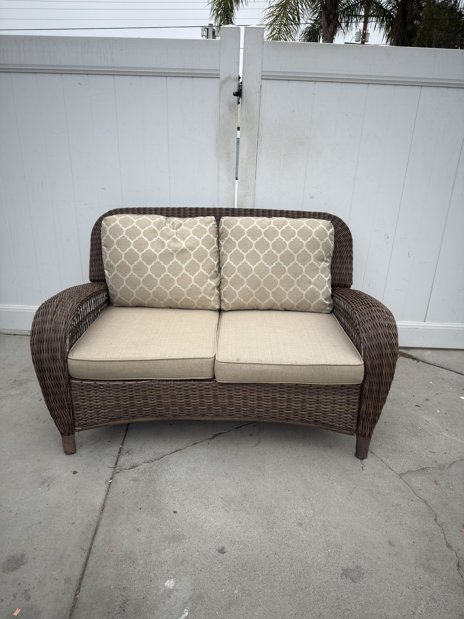 Hampton Bay Wicker Outdoor Patio Furniture Loveseat Bench