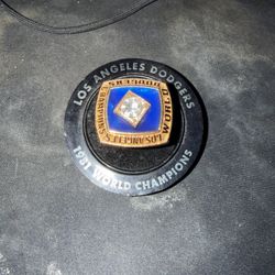 Los Angeles Dodgers 1981 World Series Championship ring, Replica 