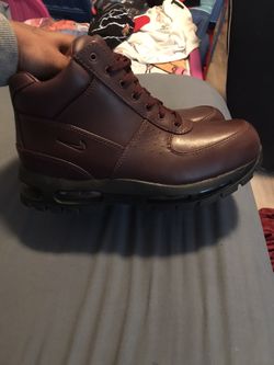 Size 9 Nike Goadome ACG Boots