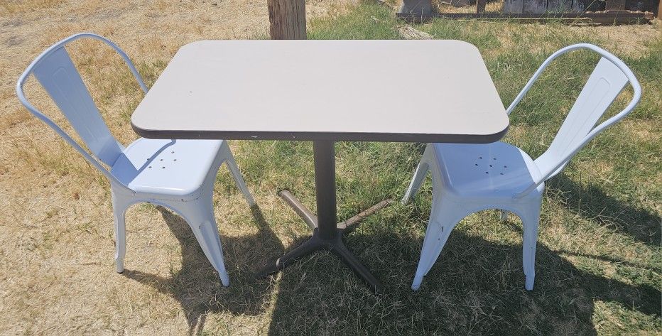 Restaurant Bistro Table & Chairs