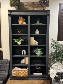 Wood Bookcase / Bookshelf