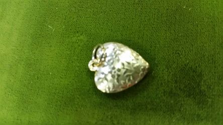 Silver heart pendant