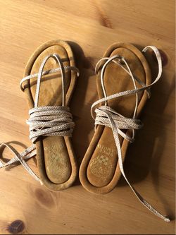 NEW Vince Camuto Flat Sandals