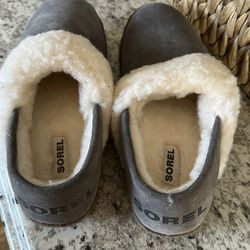 Women’s Sorel slippers size 11