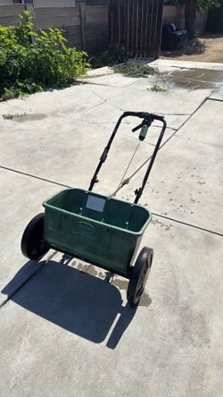Scott’s turf builder classic drop