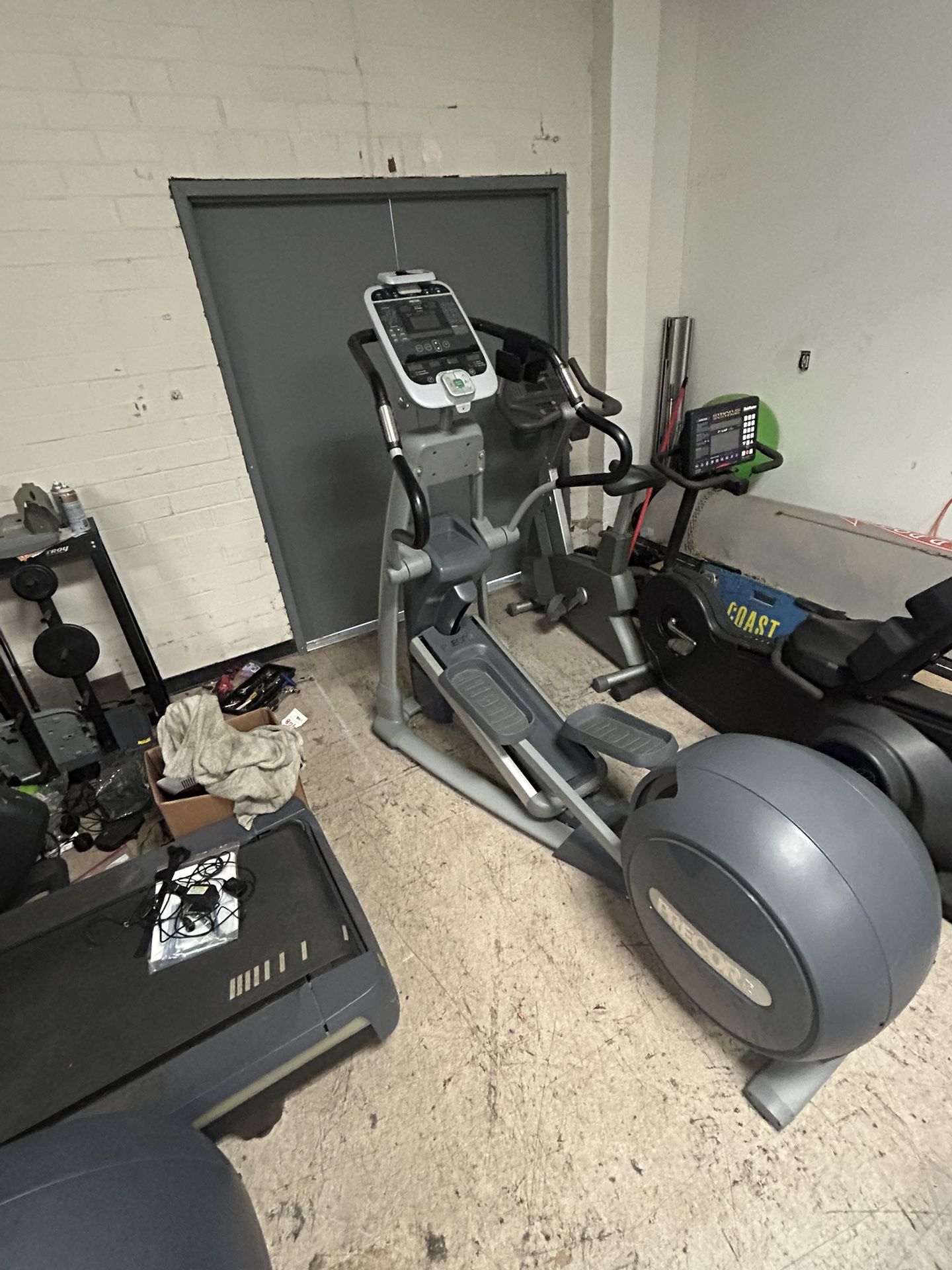 Precor. Efx. 546i. Elliptical