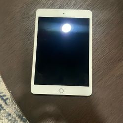 Like New ipad mini 4