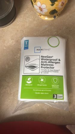 Twin sized waterproof anti-allergen mattress protector