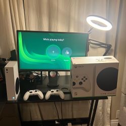 Xbox Series S White W/ 2 Controllers