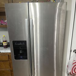 Amana Refrigerator 