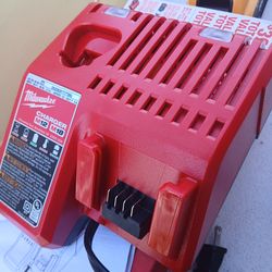 M18 Milwaukee Charger