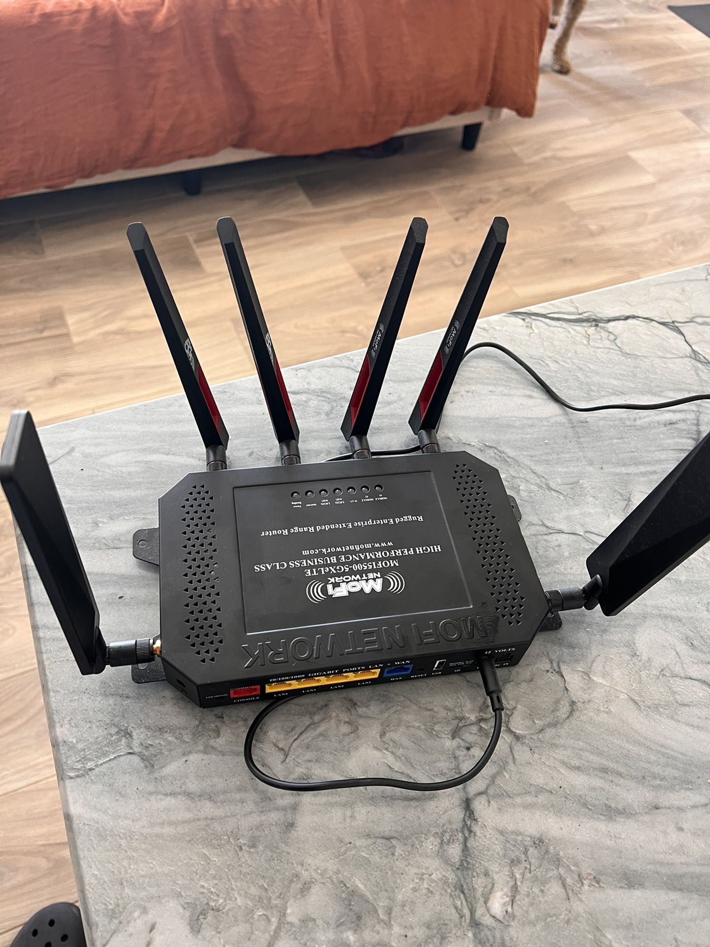 MoFi 5500 - 5GXeLTE Extended Range Router
