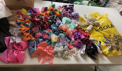 Bows (Hair Accessories)