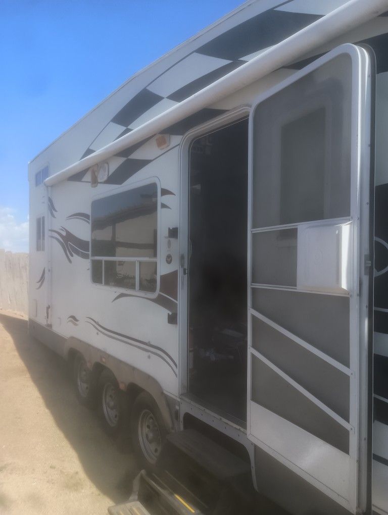 2007 Toy hauler Toy hauler