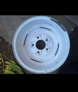 4 White steel wheel rim 5-lug pattern, 5x5.5 inches, (2) wheels 15×6 (2)wheels 15×8