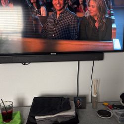 Song Sound Bar With Sound Woofer.