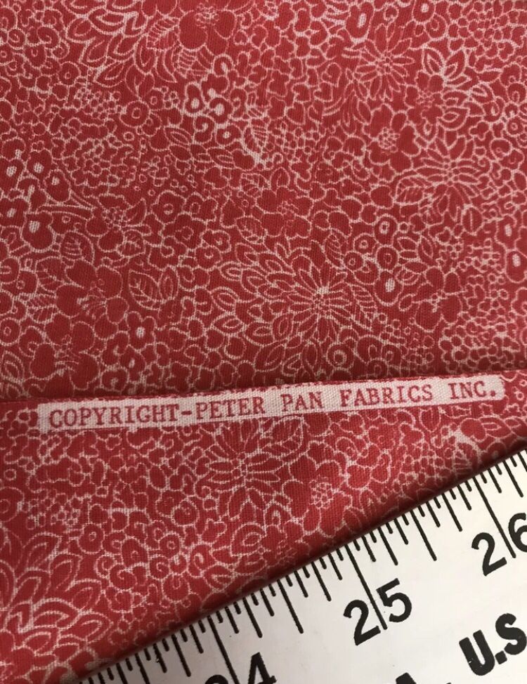 Fabric Red W/ Tiny White Floral QUILTS SEWING 🧵