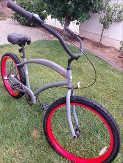 Skull bones 3 speed Cruiser bike