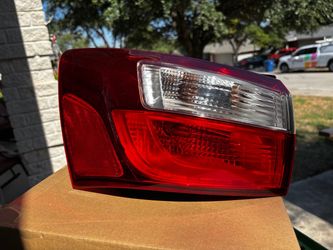 2012-2015 Kia Rio Driver rear Tailght