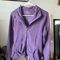 Women’s Fleece Sweatshirt 