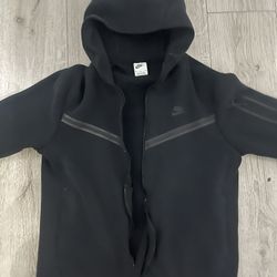Black Nike Tech fleece M