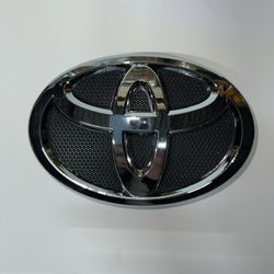 Toyota Front Emblem 14cm