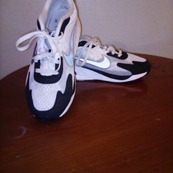 SIZE10 NIKE AIR MAX SOLOS