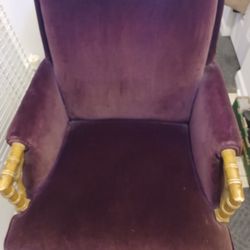 Beautiful Chair For FREE  I  Live In DARIEN 