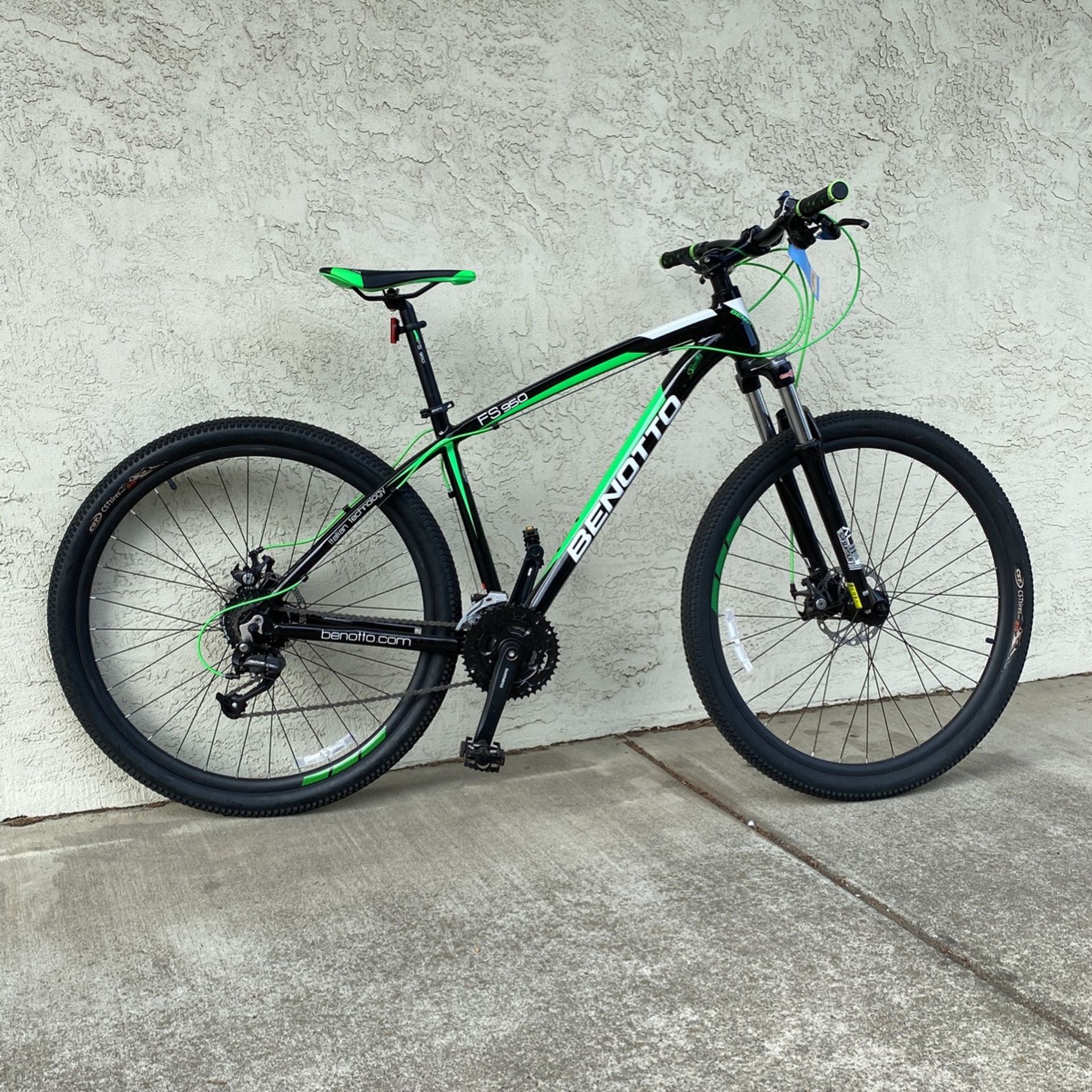 New Benotto 29er Mountain Bike Hardtail