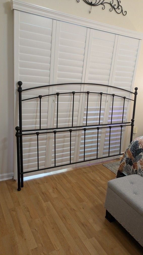 King Headboard, Footboard and Bedframe
