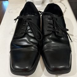 Alfani men size 8.5 black lace up dress shoes Adam man made material