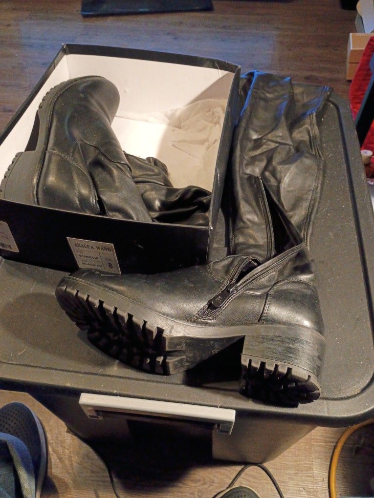 AZALEA WANG KNEE BLACK BOOTS