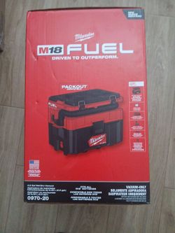 Milwaukee m18 fuel 2.5 gal wet/dry vacuum