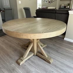 Pottery Barn round 48-72inch dining table 