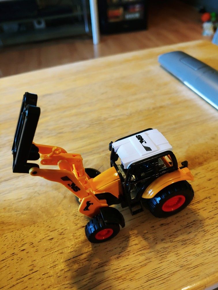 Tractor Toy Vehicle With Fork Lift