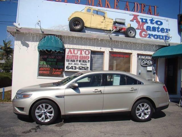 2010 Ford Taurus