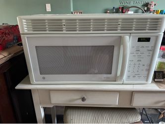 30” GE  Over -the-Range Microwave  – Fully Working